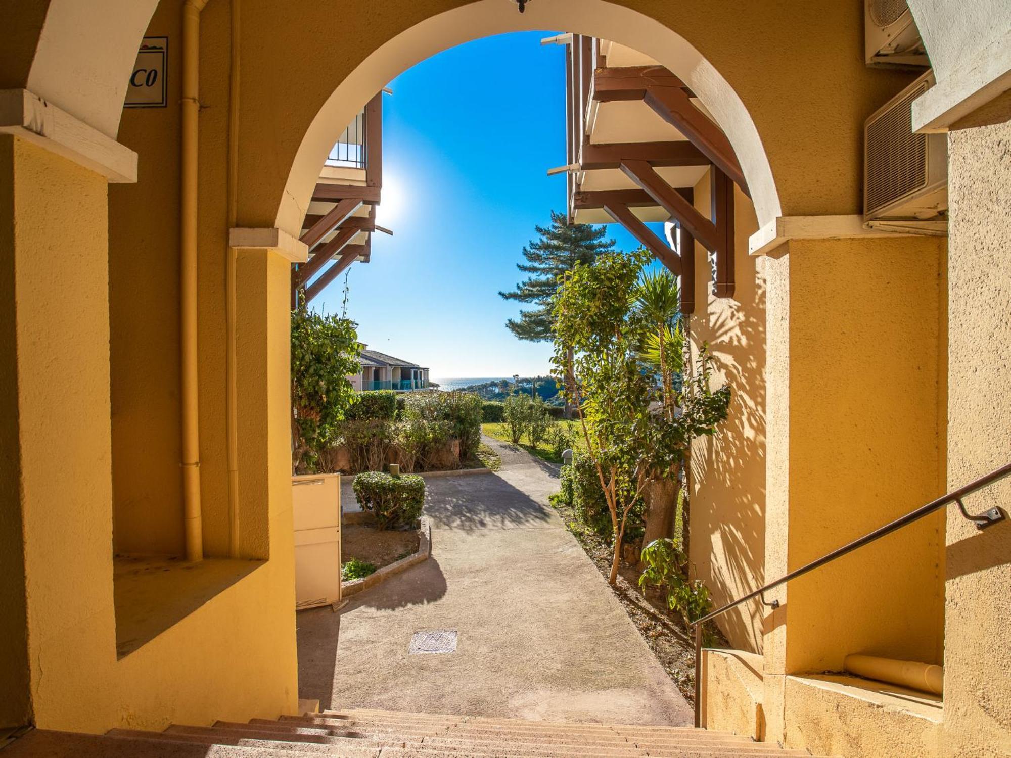 Apartment Village Cap Esterel - Le Village-81 By Interhome Saint-Raphael (Var) Exterior foto